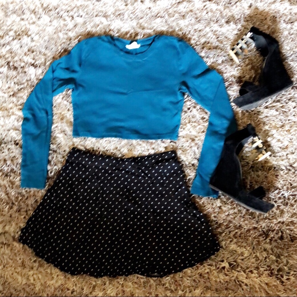 🌟black with white stars flare skirt🖤